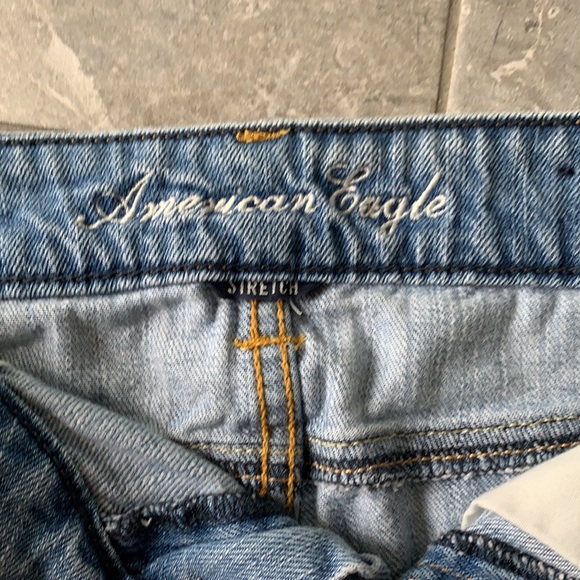 2/20$🔥AMERICAN EAGLE JEAN SHORTS - Picture 3 of 4